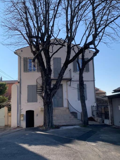 Appartement Joli Centre Village Lambesc